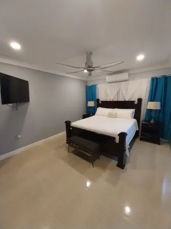 KING SIZE Suite with Pool and beach