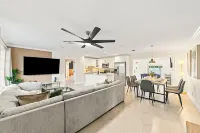 Sunny-Haven 3 Bedroom PoolVilla With GameRoom near the Beach & Shopping Centers