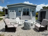 Island Getaway - Monthly Rental - 3 Queen Beds