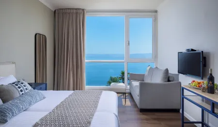 King Solomon Hotel Tiberias Отели рядом с достопримечательностью «Церковь Умножения Хлебов и Рыб»