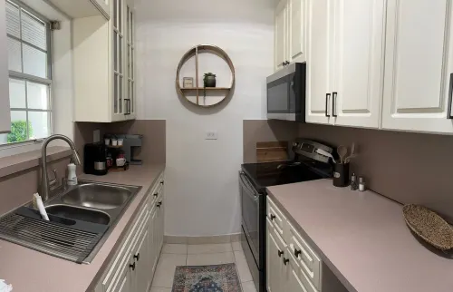 Tropical pool retreat 10min to beach near MIA Hotels in North Miami Beach