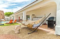 The Golden Oasis : Pool & Game Room 4BDRM 3BATH 12BED