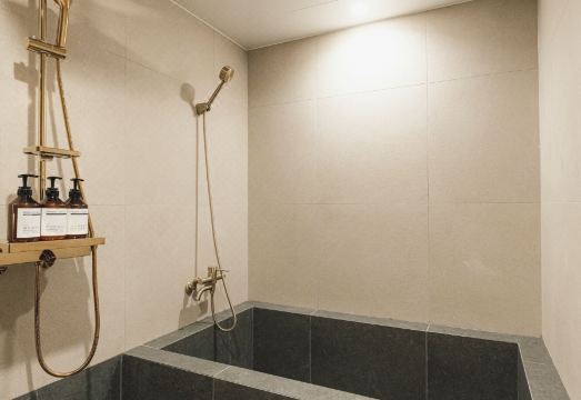 브라운도트 라운지