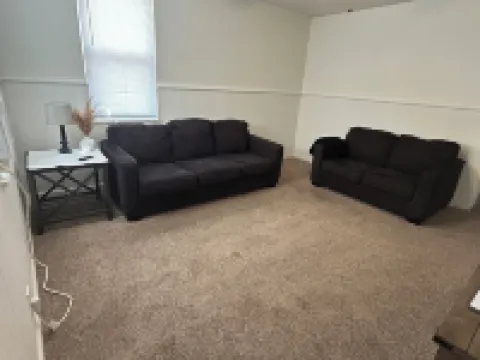 1 bed duplex near downtown Belleville next to heart garden and long story coffee