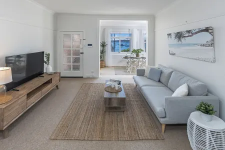 Luxe-coastal Balmoral Beachfront Отели рядом с достопримечательностью «Клифтон Гарденс»