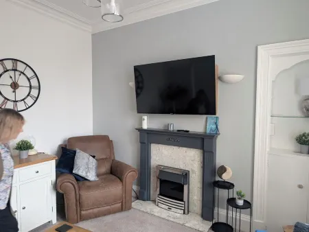 Largs Seaside Retreat perfect home from home Отели в г. Ларгс