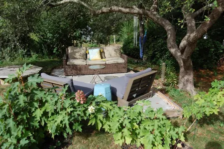 Charming Coastal Cape walk to town & waterfront