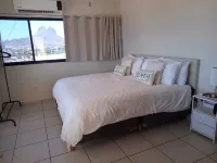 Cozy 1-bedroom, Full bath, full kitchen. Beautiful ocean Views!