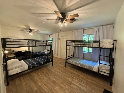 Darbonne Ranch House - 12 beds!