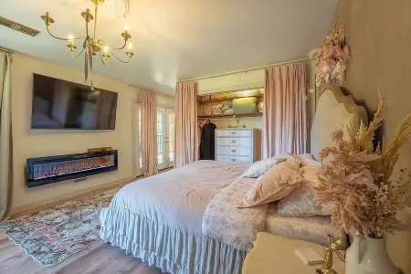 Your private boutique retreat in the heart of Grass Valley / Nevada City