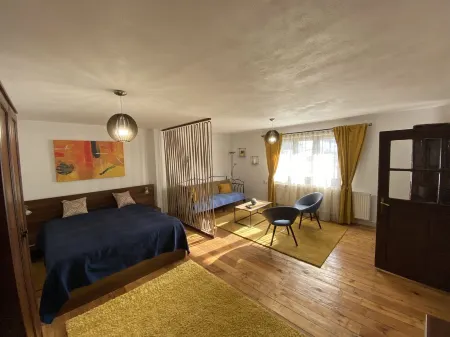 Family Friendly  4Village House Отели в г. Сэчеле