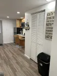 Riverside Retreat, a charming studio near Oakmont and Pittsburgh with WiFi, AC