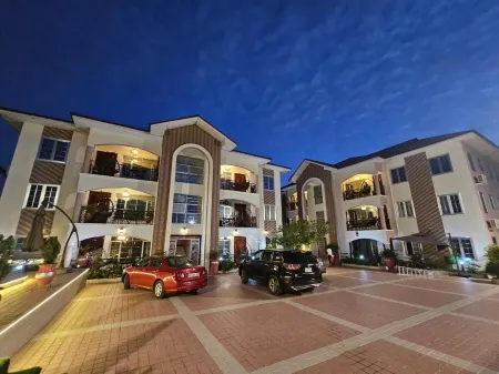 Cozy 2-Bedroom Haven in the Heart of Accra Отели в г. Adjiringanor