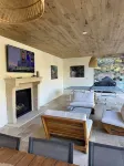 Luxury Family Compound 6 bedrooms in peaceful Topanga