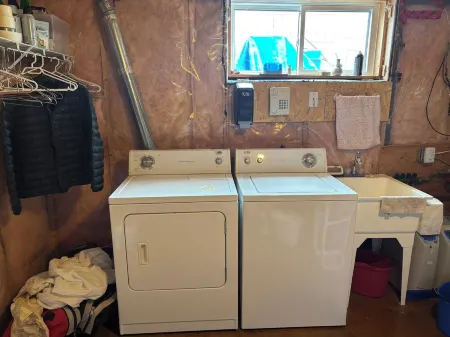 Beautiful Room, Comfortable Bed, South Facing Window