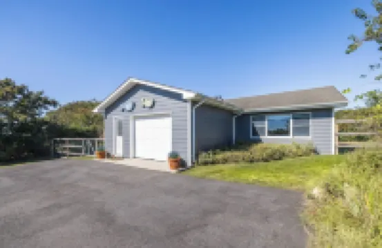 Delightful 4-bedroom house with VIEW in Montauk! LOCATION, LOCATION, LOCATION!!!