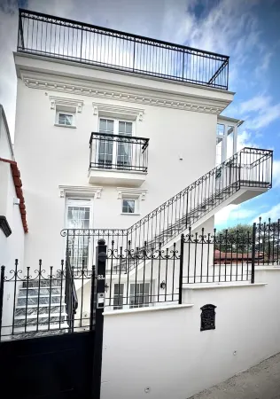 Villa Donna Olga - a stone's throw from the sea and Sorrento Отели в г. Сант-Аньелло