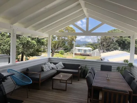 Large Family Home close to the beach in Whangamata Отели рядом с достопримечательностью «Уангамата Бич»