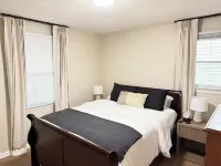 Gorgeous 3-bedroom house with AC in charming Petersburg