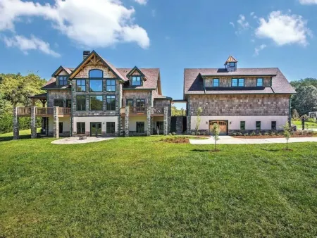 Incredible luxury apartment 15 min to Asheville! Отели рядом с достопримечательностью «Бируоллоу Маунтин Трейл»