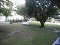 Beautiful apartment with terrace, swimming pool, gym, sauna and 10,000m2 of gardens Hotels near Arcade