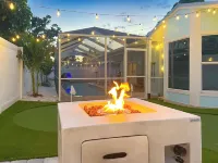 Blue Waves Getaway l Pool Putt Putt l Movies Hotels in West Bradenton