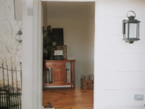 Waterfront catskills farmstay in a 19th Century historic home on an Alpaca Farm アルスターのホテル