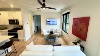 Clean, Stylish 1 Bedroom Apartment - Minutes from Downtown Alpharetta/Avalon