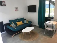 Super Studio Refait à Neuf Avec Terrasse +jardin Hotels in Figeac