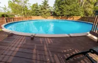 Family House: Pool, Games & Boat Parking