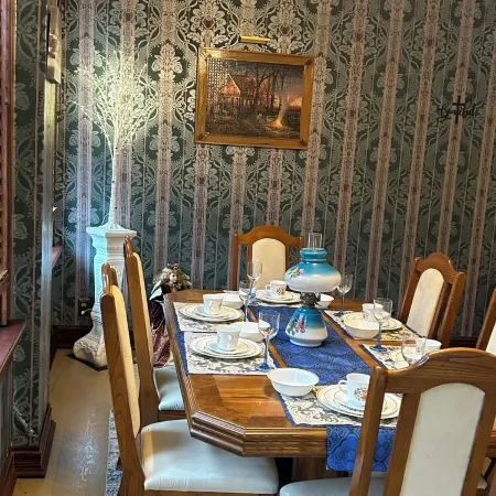 Spacious 3-bedroom apartment with WiFi, AC in charming Ripley