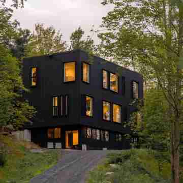 Elegant Secluded Getaway Hotel Exterior