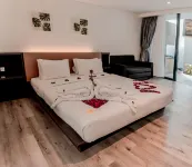 Sunrise Suite Seminyak Managed by ARM Hospitality Hotel di Bali