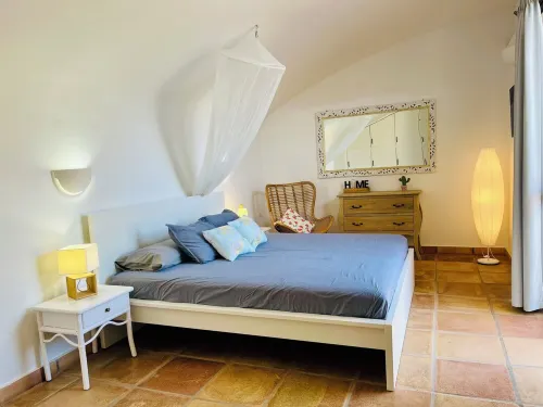 Luxury villa, private pool, fiber optic internet, sea view, courtyard, privacy