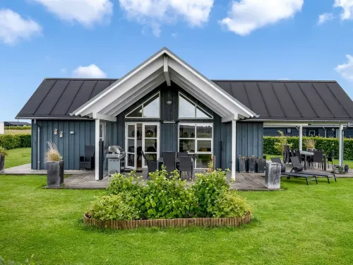 "Bernice" - 900m from the Sea