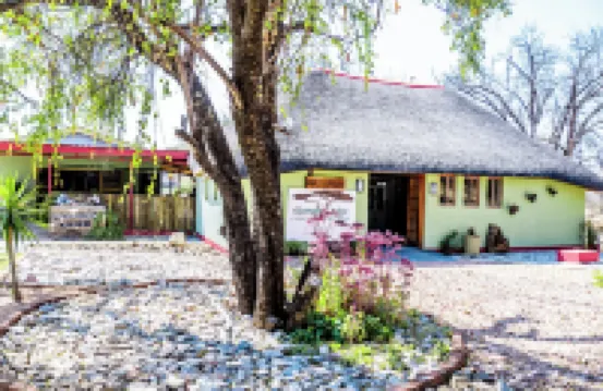 อาเบนาบ ลอดจ์ แอนด์ ทัวร์ส ซีซี โรงแรมใน