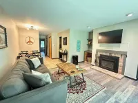 Powder Days Retreat, Fireplace & Sugarbush Base