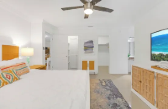 Boca Waterfront • Watch the Boats • Pool & Gym