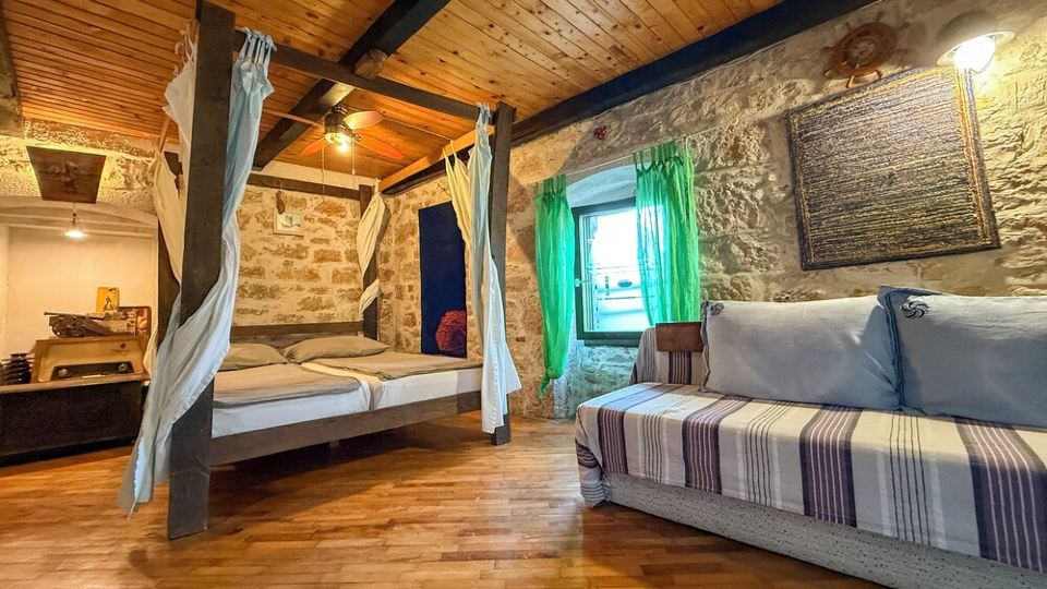 Voltera Apartments in Betina Old Town, with Parking Nearby