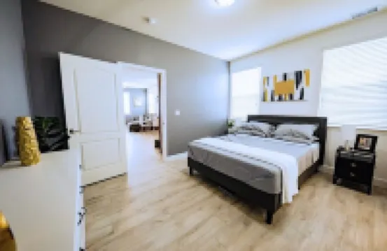 Cozy Private Stylish Modern Guest Suite