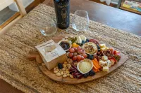 A Beautifully Balanced Bungalow! Hotel a New Bern