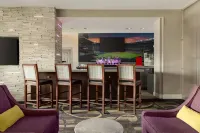 La Quinta Inn & Suites by Wyndham Arlington North 6 Flags Dr - Quầy bar