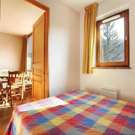 Cosy Ski Apartment w/ Pool