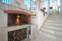 Apartments Villa Rose - Economy Studio with Sea View and shared  Terrace (A3 crveni) Hotels in Sumartin