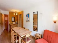 3 Rooms 8 People - Selection