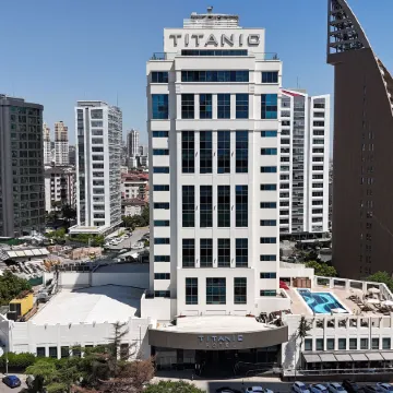 Titanic Business Kartal Отели рядом с достопримечательностью «Станция метро Pendik»