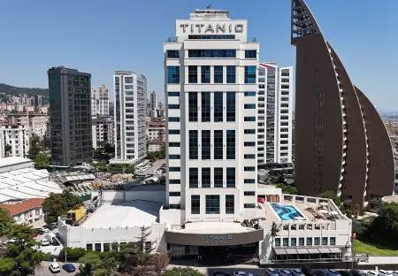 Titanic Business Kartal Отели рядом с достопримечательностью «Yiğit Alışveriş Merkezleri - Pendik Şube»