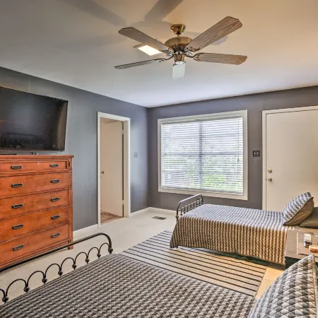 Pet-Friendly Lake Athens Home w/ Fireplace!