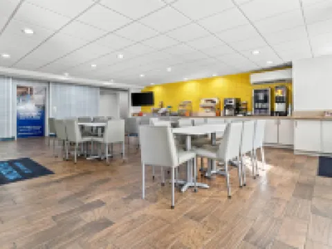 マイクロテル イン & スイーツ バイ ウィンダム ソールズベリー ソールズベリーのホテル