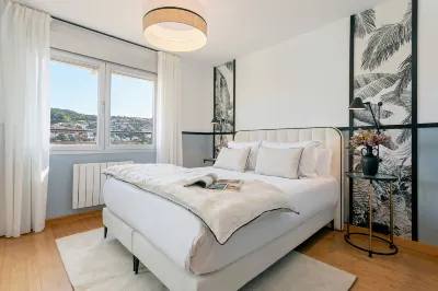 Bright Apartment with parking in Granada. Gongora Hotels in Genil